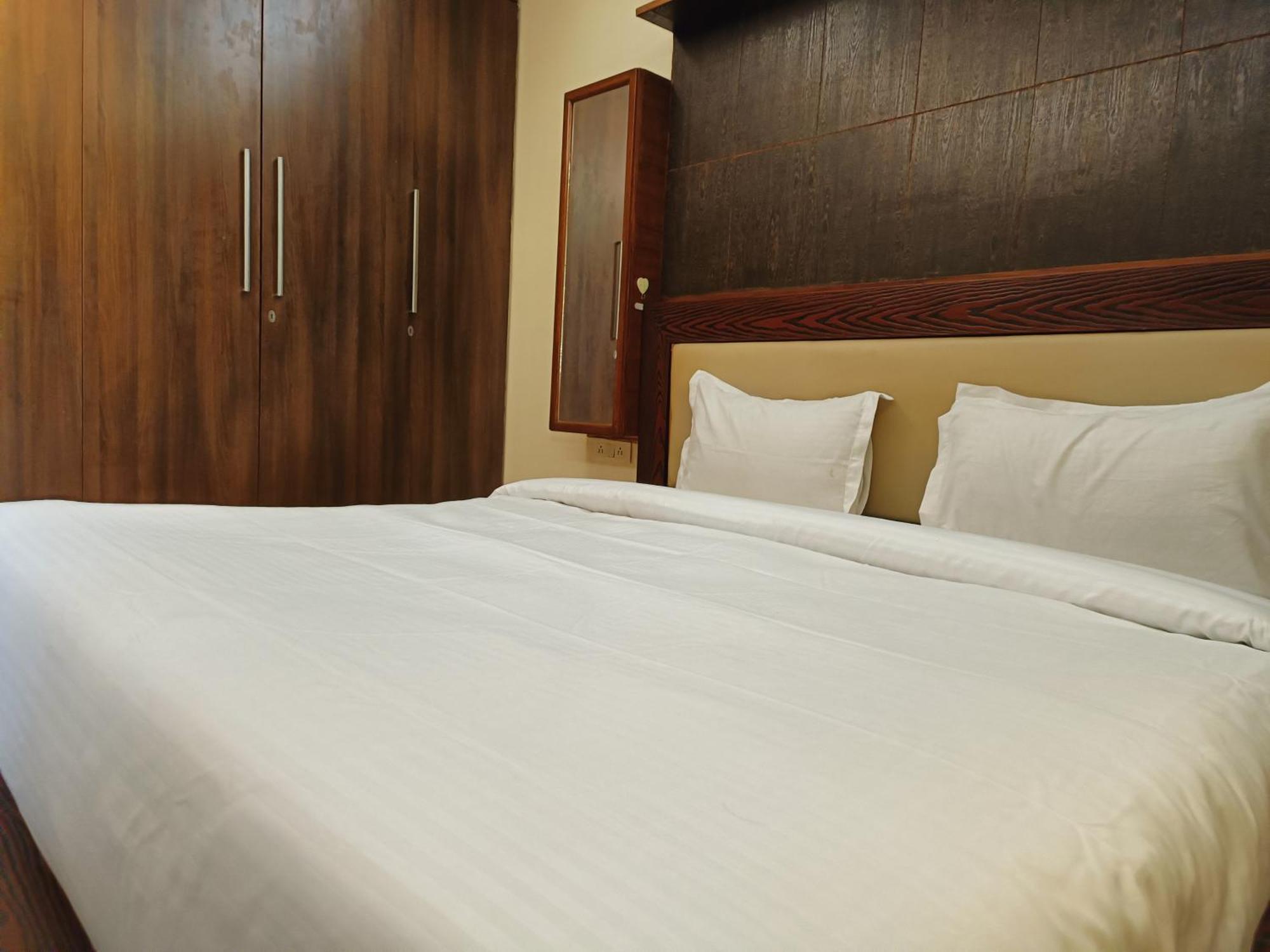 Greenleaf Apartment And Suites, Greater Kailash 1 New Delhi Buitenkant foto